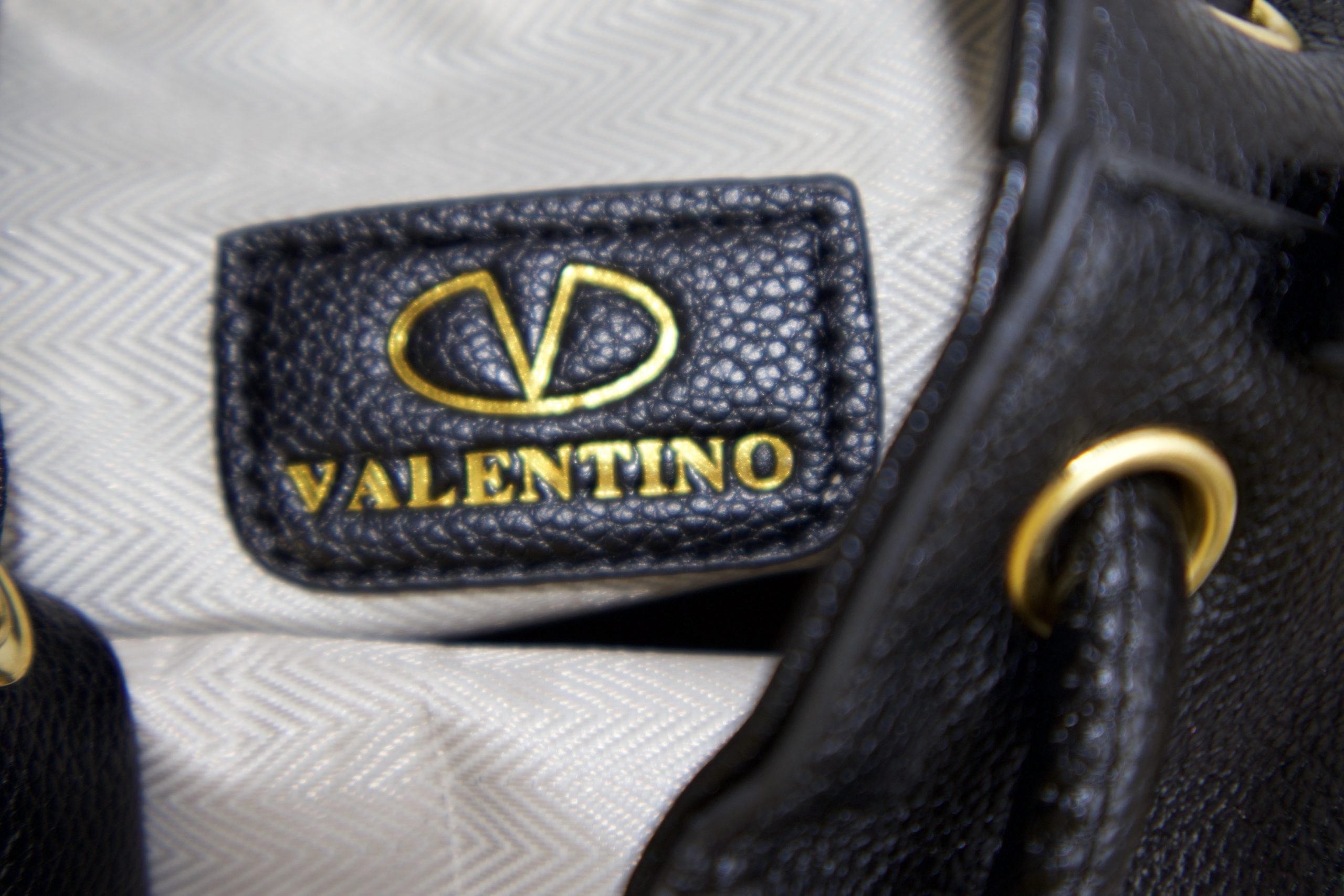 Valentino Garavani Black Bucket Bag - Image 4