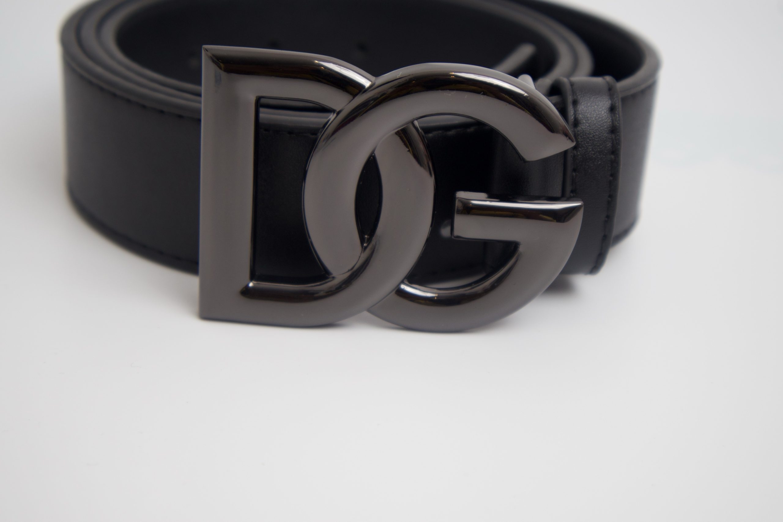 Dolce & Gabbana “DG” leather belt.