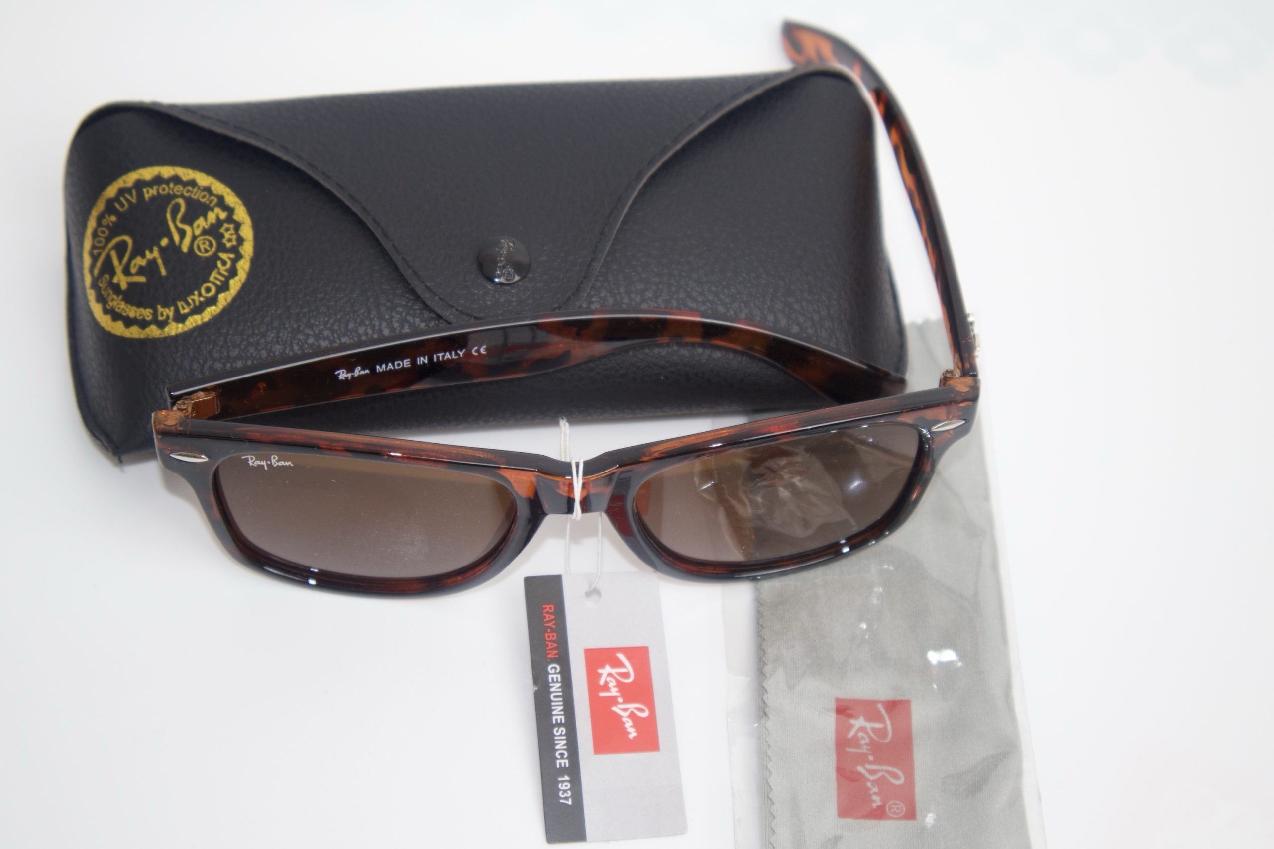 Ray-Ban Wayfarer Classic Sunglasses