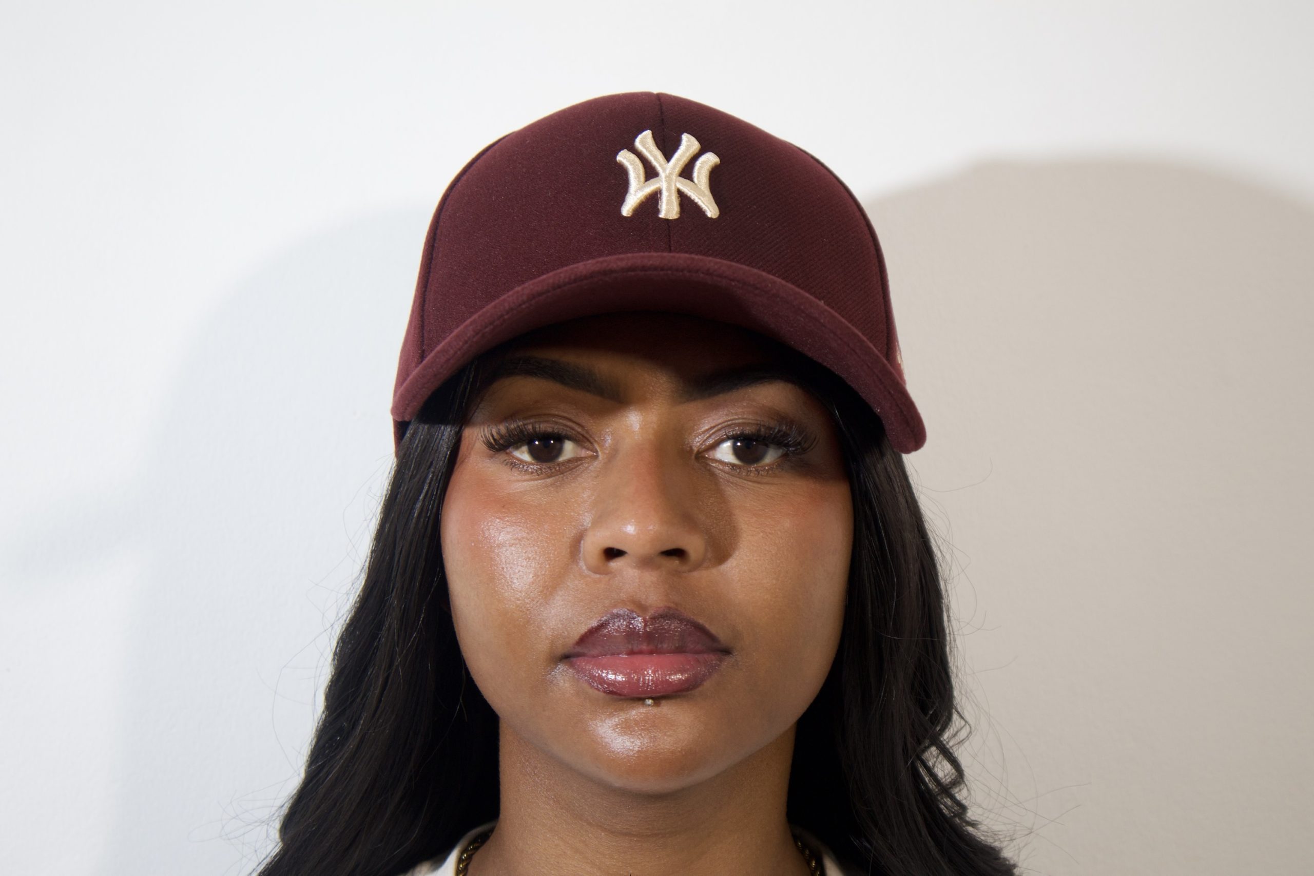 Unisex New York Yankees League Essential 9FORTY Cap - Image 2