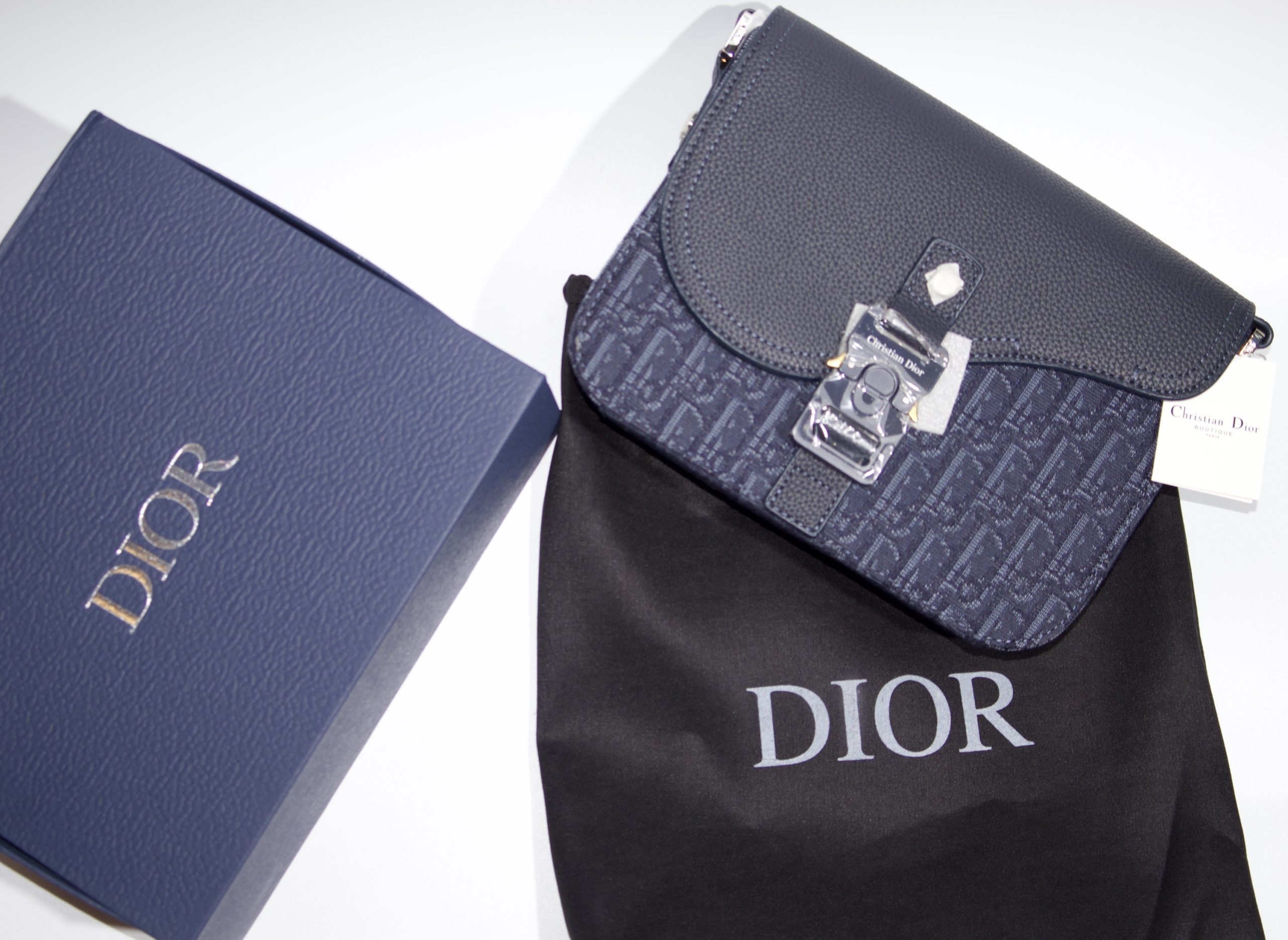 Dior Small Men Saddle Messenger Bag with Flap. - Image 4
