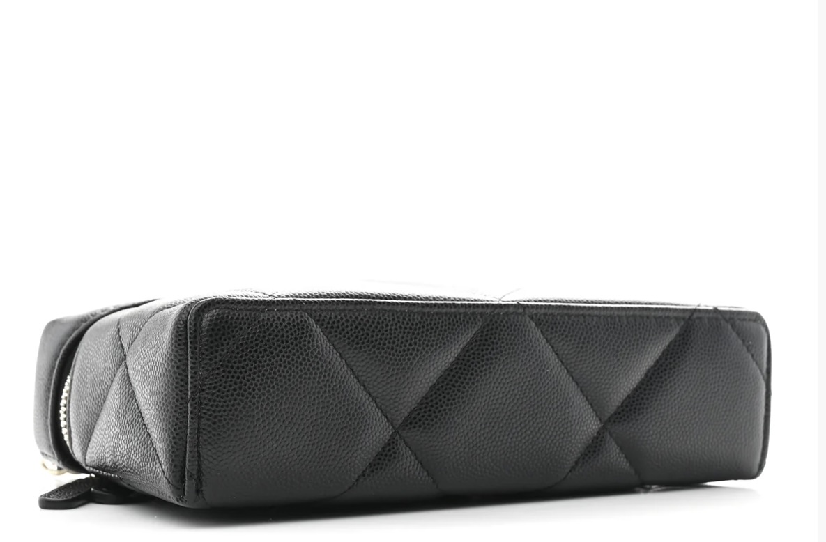 CHANEL
Caviar Quilted Top Handle Slim Vanity With Chain Black - Image 3